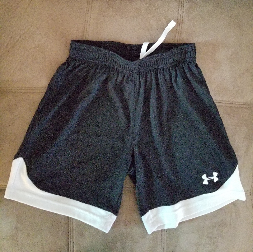 Under Armour Youth Small Black/White Shorts